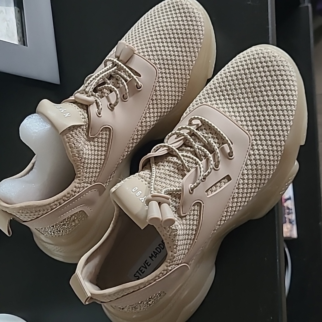 Brand New Steve Madden Sneakers